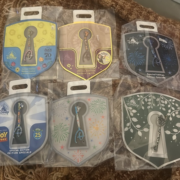 6 Special Edition Disney Keys - Picture 7 of 8